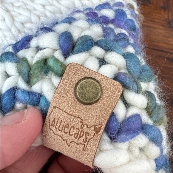 Allicaps knit hat - Picture 3 of 7